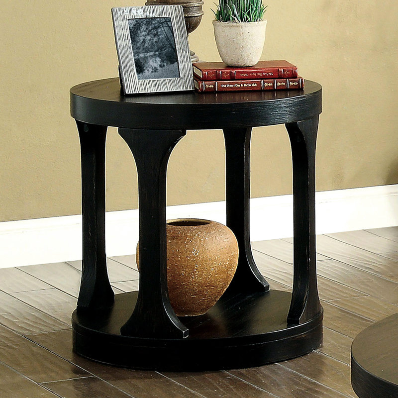 Table de bout transitionnelle avec finition noire antique, structure ronde et bois massif, tablette ouverte pour plus de rangement, profondeur de 22 pouces, tablette en bois avec pieds en I, large