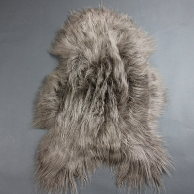 Teppich Cassandra aus Schaffell in Grau