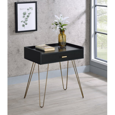 Table d'appoint 23,5 po Mid-Century Allen noire avec pieds en épingle à cheveux en cuivre