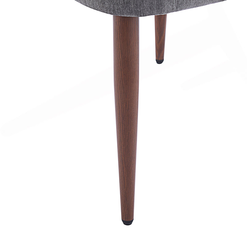 Chaise rembourrée en fer avec design ergonomique