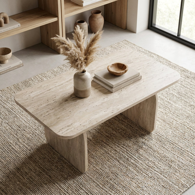 Table basse moderne, plateau et base sculpturale (39,4'' L x 23,6'' P x 16,5'' H), Travertine/Milano Walnut