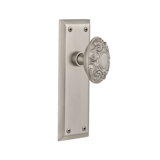 New York Plate with Victorian Door Knob
