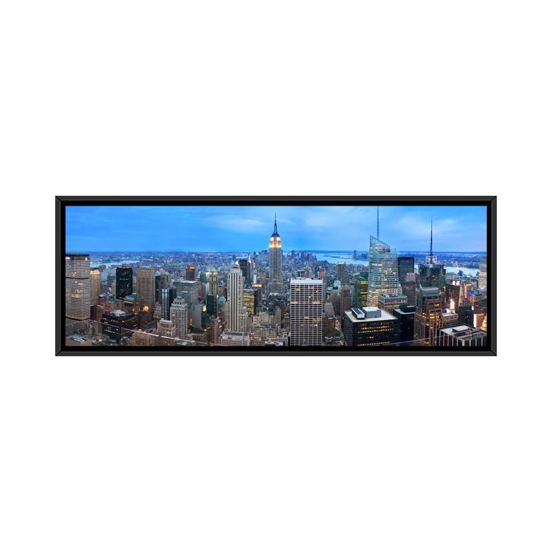 « new york horizon cityscape (soirée) », reproduction de photo sur toile, H 12 po x l 36 po x P 1,5 po, Toile tendue
