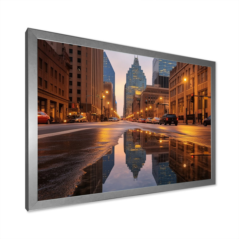 Dallas Perspectives II, reproduction d'art sur toile, Cadre photo argenté, H 34 po x l 44 po x P 1,5 po
