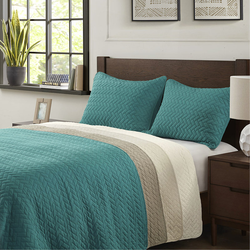 Queen 3 Piece Luxurious Oversized Quilt Set, Queen Quilt + 2 Shams, Taupe