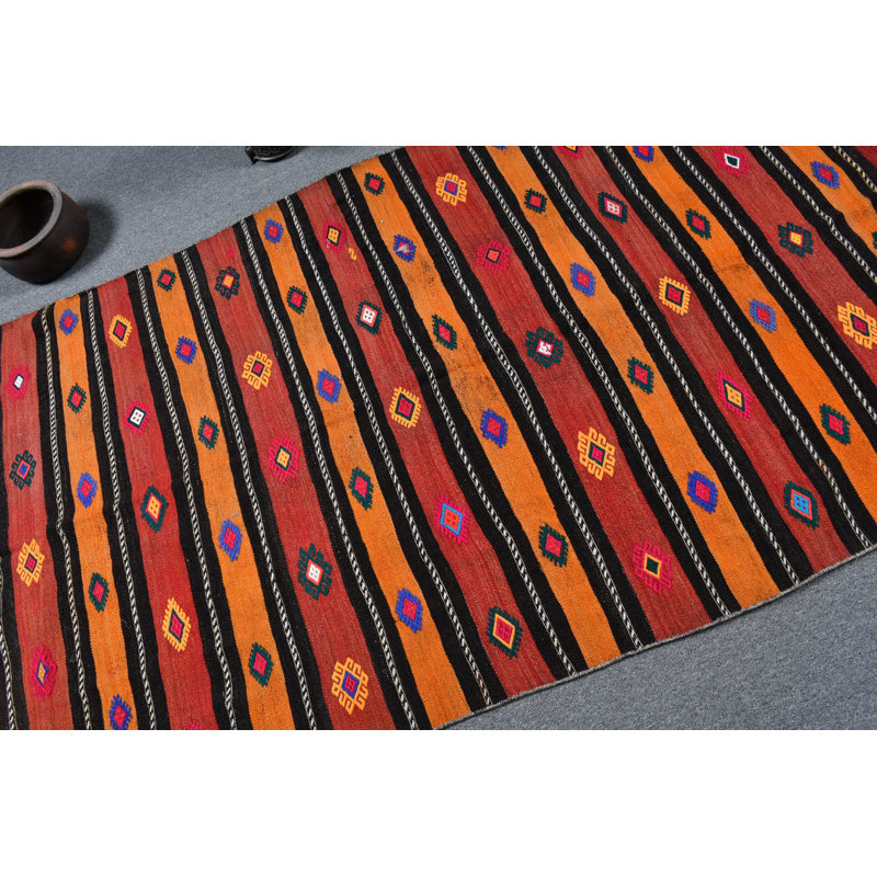 Tapis kilim turc fabriqué à la main: laine rétro, design tribal anatolien pour une décoration élégante rouge / orange