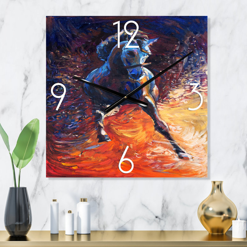 Portrait d'une horloge murale au galop, Très grand
