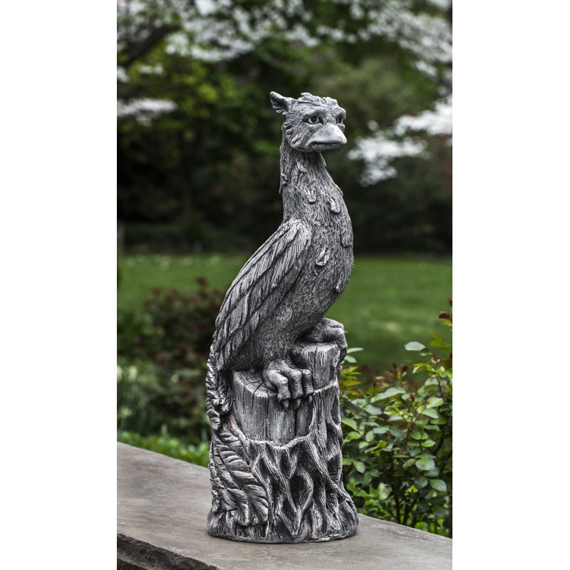Statue phoenix, Pierre brune