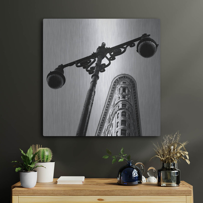 «NYC Flat Iron» par Nina Paponcek, H 24 po x l 24 po