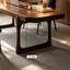 Bureau pratique et spacieux en bois massif de noyer durable-477732795