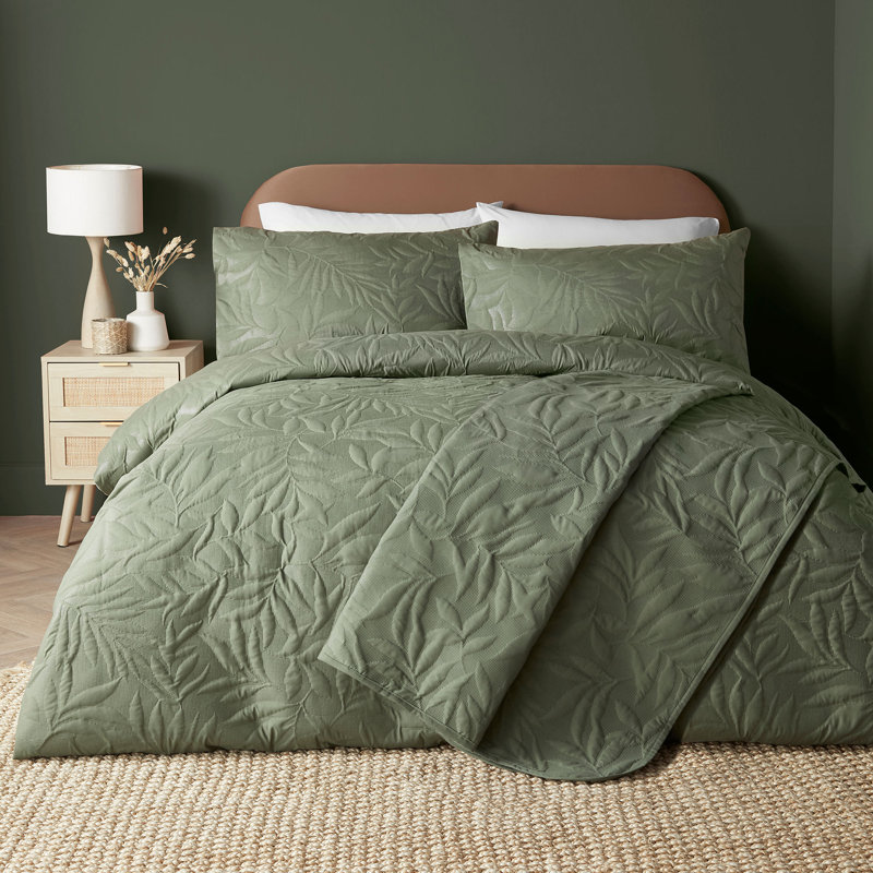 Luana Polyester Floral Bedspread