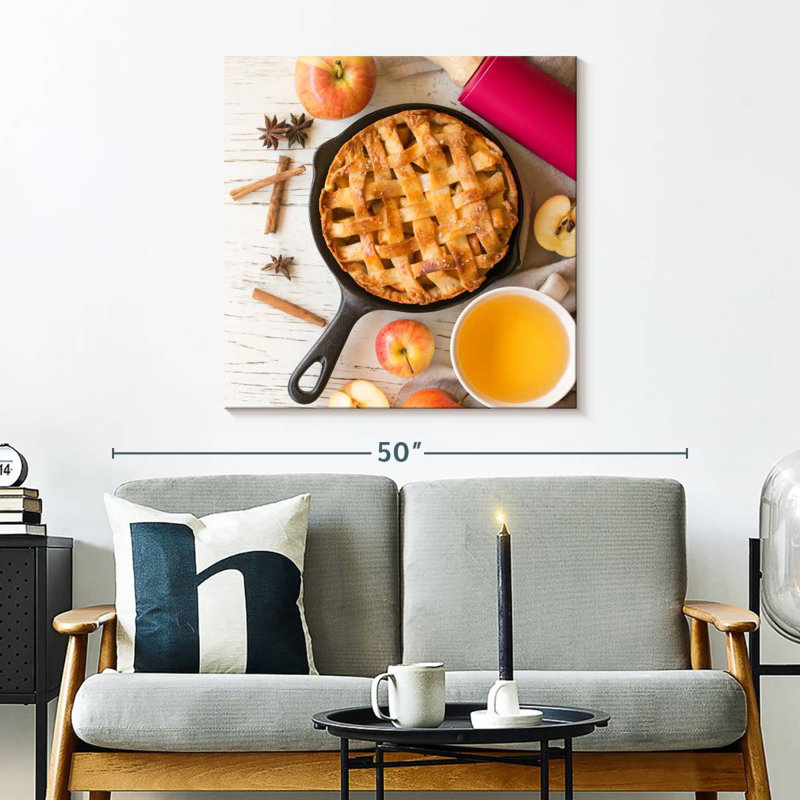 Yarlin Apple Pie, 30" H x 30" W