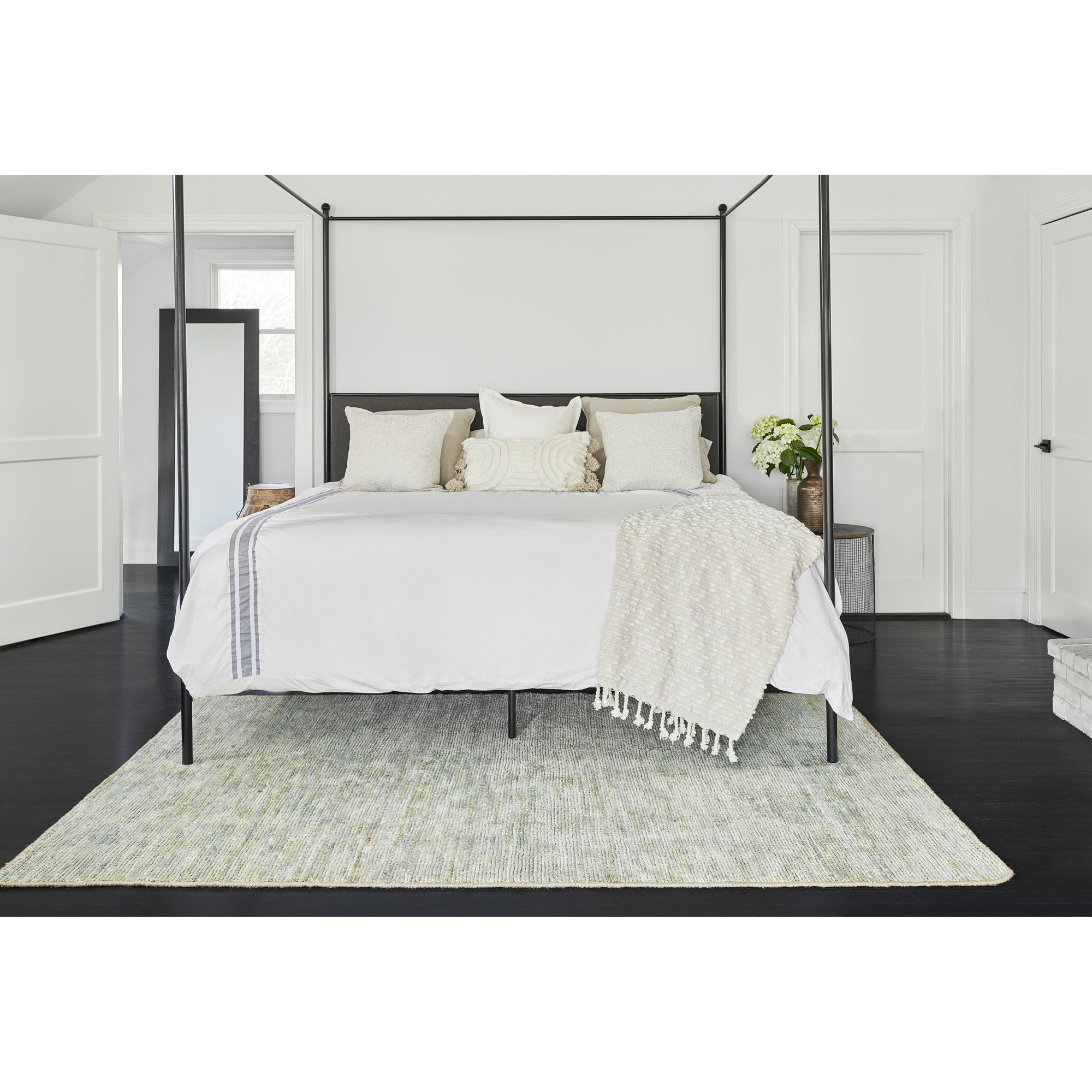 Sarina Handmade Green Rug, Rectangle 3'6" x 5'6"