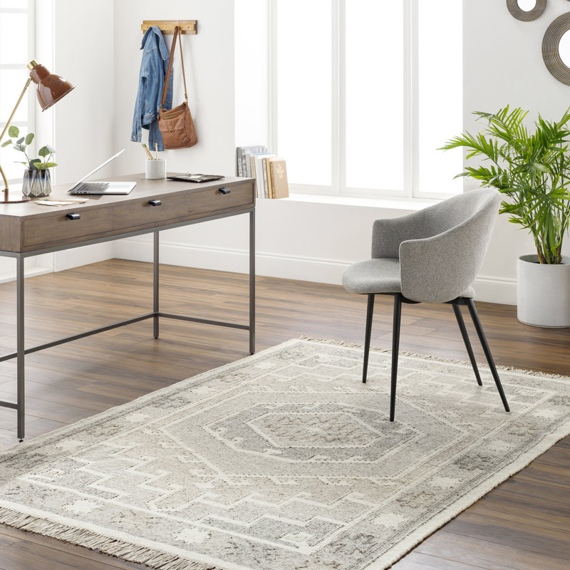 Saber Wool Oriental Indoor Rug, Rectangle 6' x 9'
