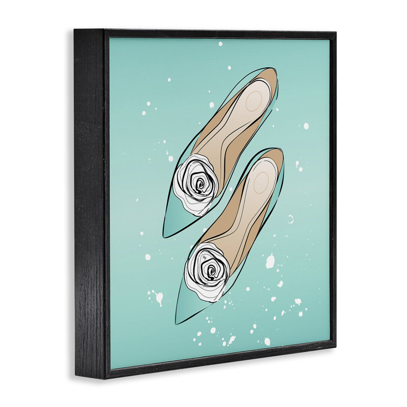 Chaussures bleues avec fleurs, giclée blanche encadrée par Martina Pavlova, H 12 po x l 12 po, Giclée encadrée noir minuit