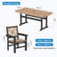 Ensemble de repas de jardin pour 4 personnes, table d'extérieur en PEHD et 4 chaises avec accoudoirs, aspect bois, trou pour parasol, pieds réglables.