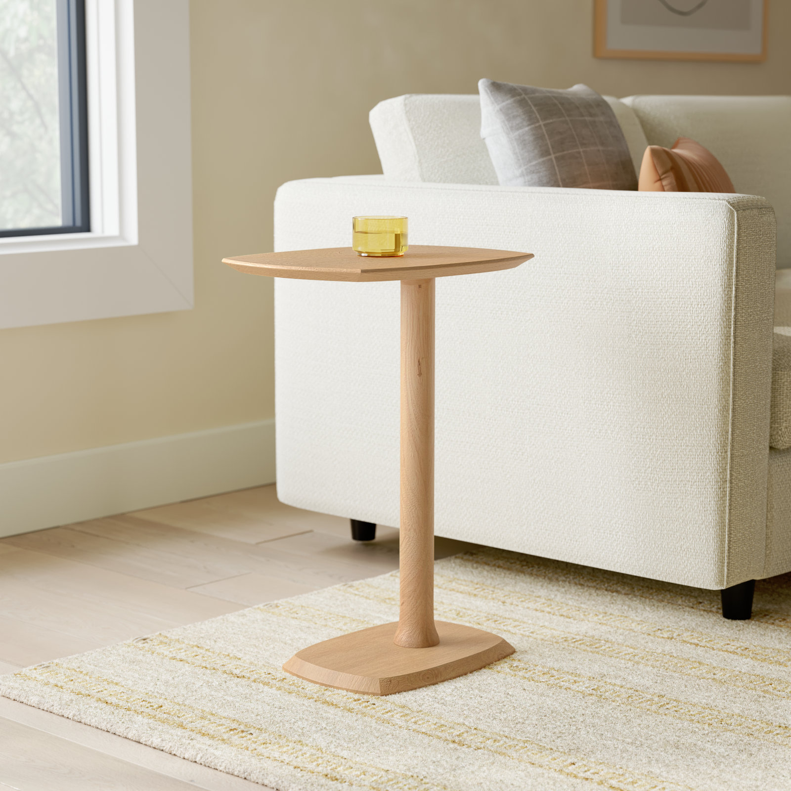 Hannabel 18" Mango End Table, Blonde Natural