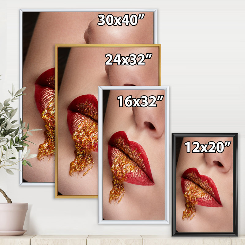 Gros plan sur les lèvres avec un maquillage rouge et or - Photographie sur toile, H 20 po x l 12 po x P 1po