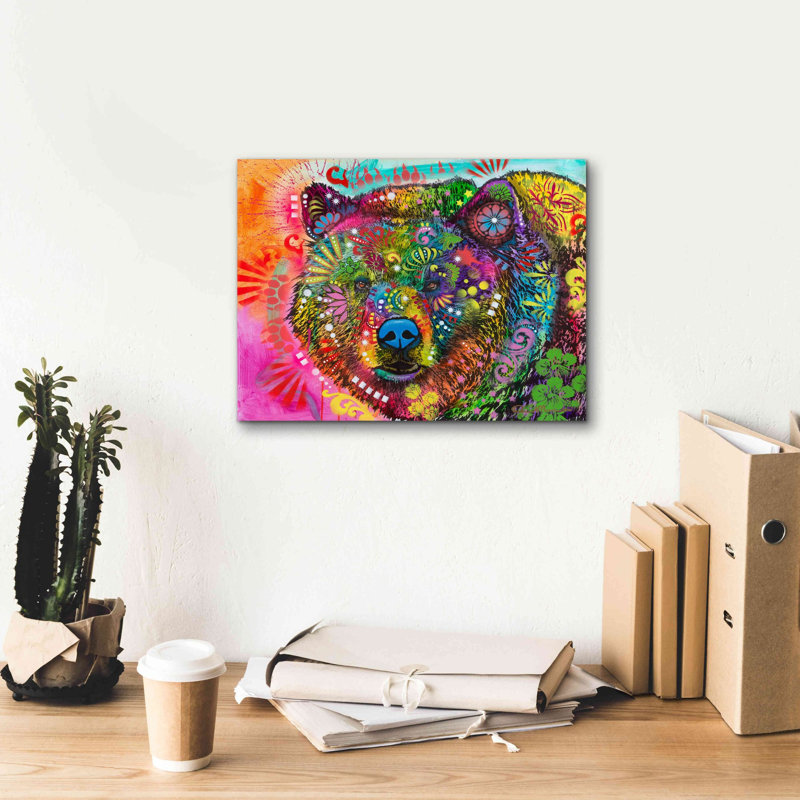 «Hunky Bear 2» par Dean Russo - peinture sur toile tendue, H 12 po x l 16 po x P 0,75 po