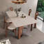 Table de salle à manger d'inspiration moderne et luxueuse-688825514