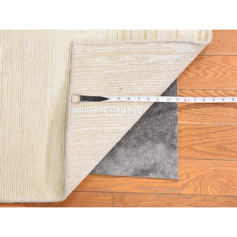 Tapis de couloir oriental court 2 pi 6 po x 4 pi 8 po en laine texturée oxydée blanche moderne noué à la main