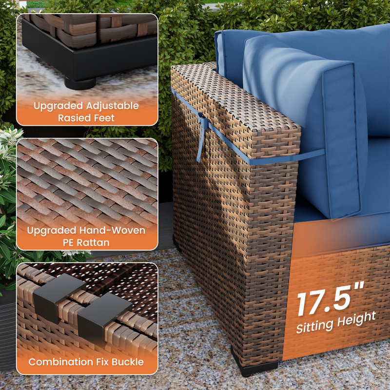 L'ensemble 4 pièces comprend trois chaises sans accoudoirs et une table basse, Navy