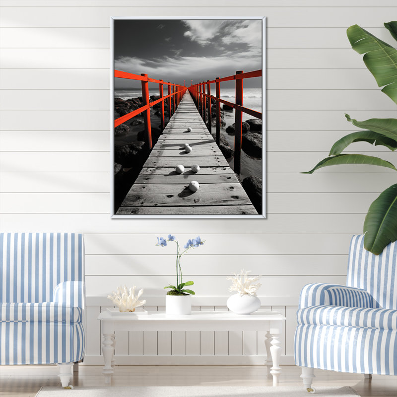 Beach Pier Perspect Black - Salon nautique et plage Wall Art, L 12 po x H 20 po, Cadre flottant blanc