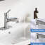 Robinet pour lavabo de salle de bain en nickel brossé, poignée simple, style moderne avec bouchon de bonde escamotable et robinet de lavabo à fixation sur plateau en nickel, design-128793413