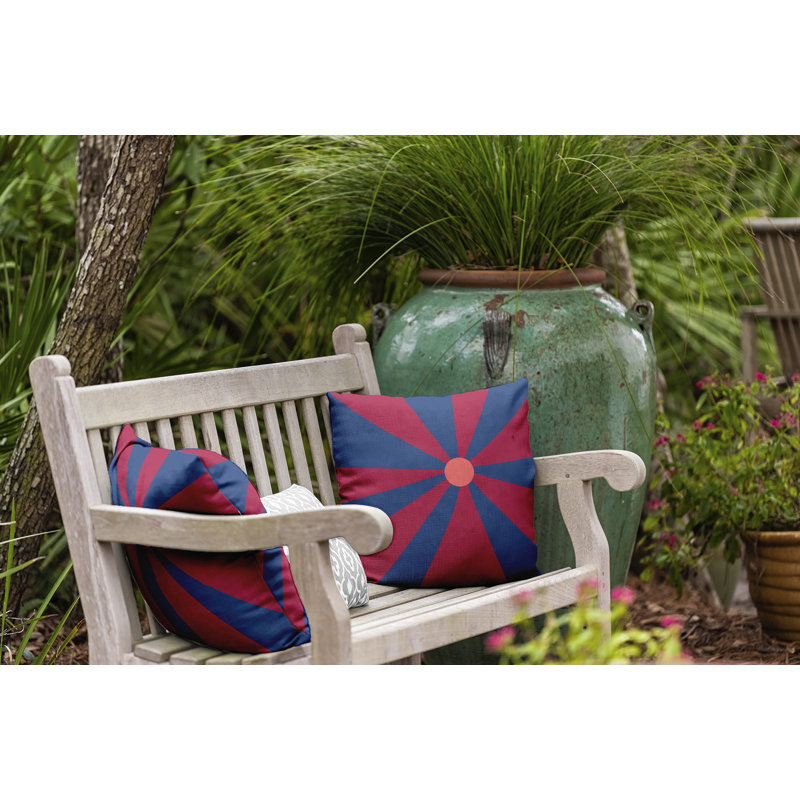 Coussin intérieur / extérieur Leafy Branch, H 20 po x l 20 po, Rouge / bleu royal géométrique