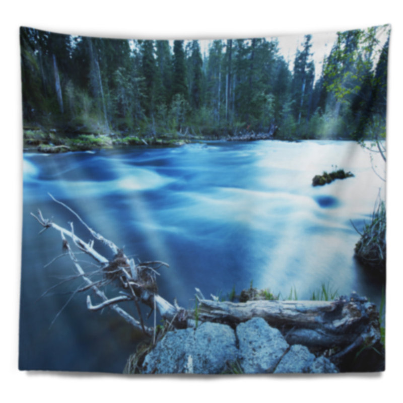 Paysage magnifique rivière bleue en tapisserie forêt, H 50 po x l 60 po