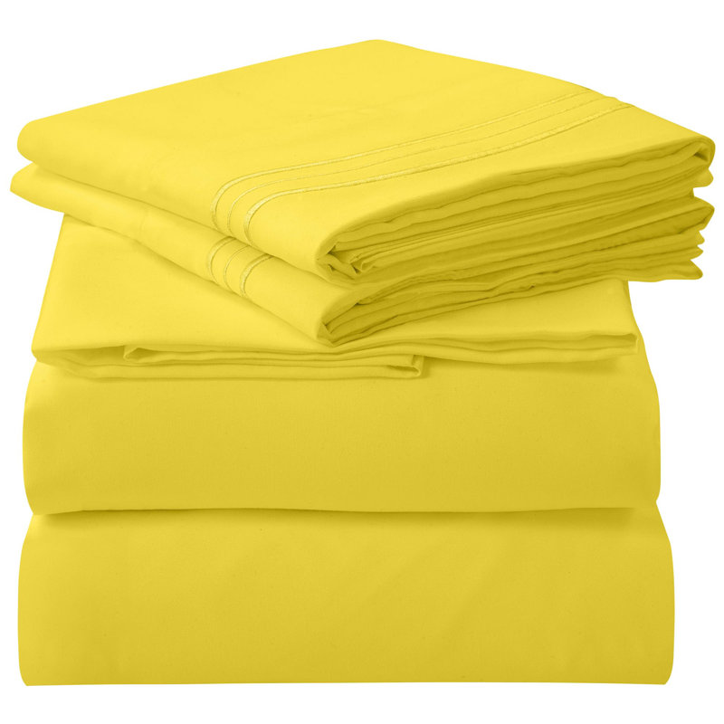 Royale Linens 4 Piece Sheets Set - Soft Brushed 1800 Microfiber Bedding - 1 Fitted and 1 Flat Sheet, 2 Pillow cases - Wrinkle Free & Fade Resistant - Hotel Luxury Bed Sheets Set