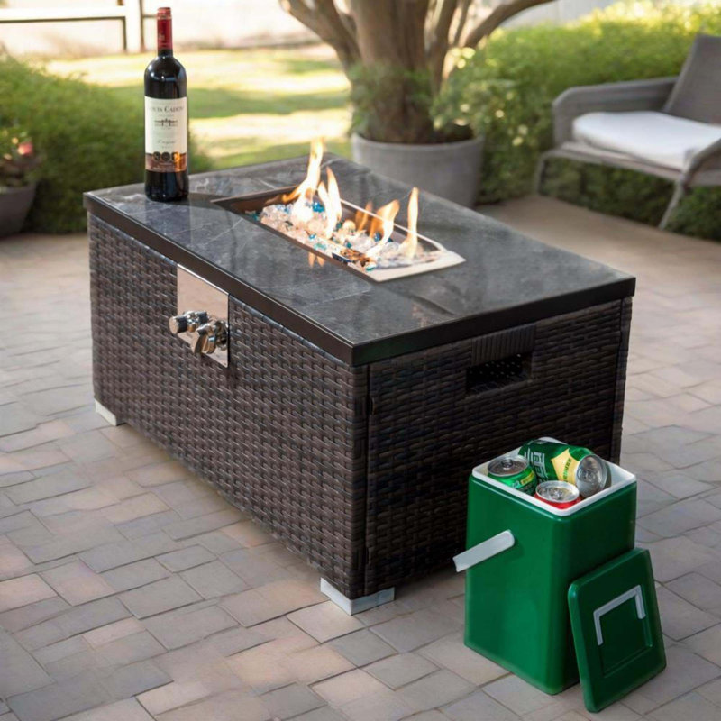 Table d'extérieur d'extérieur avec foyer au propane, foyer au gaz en rotin