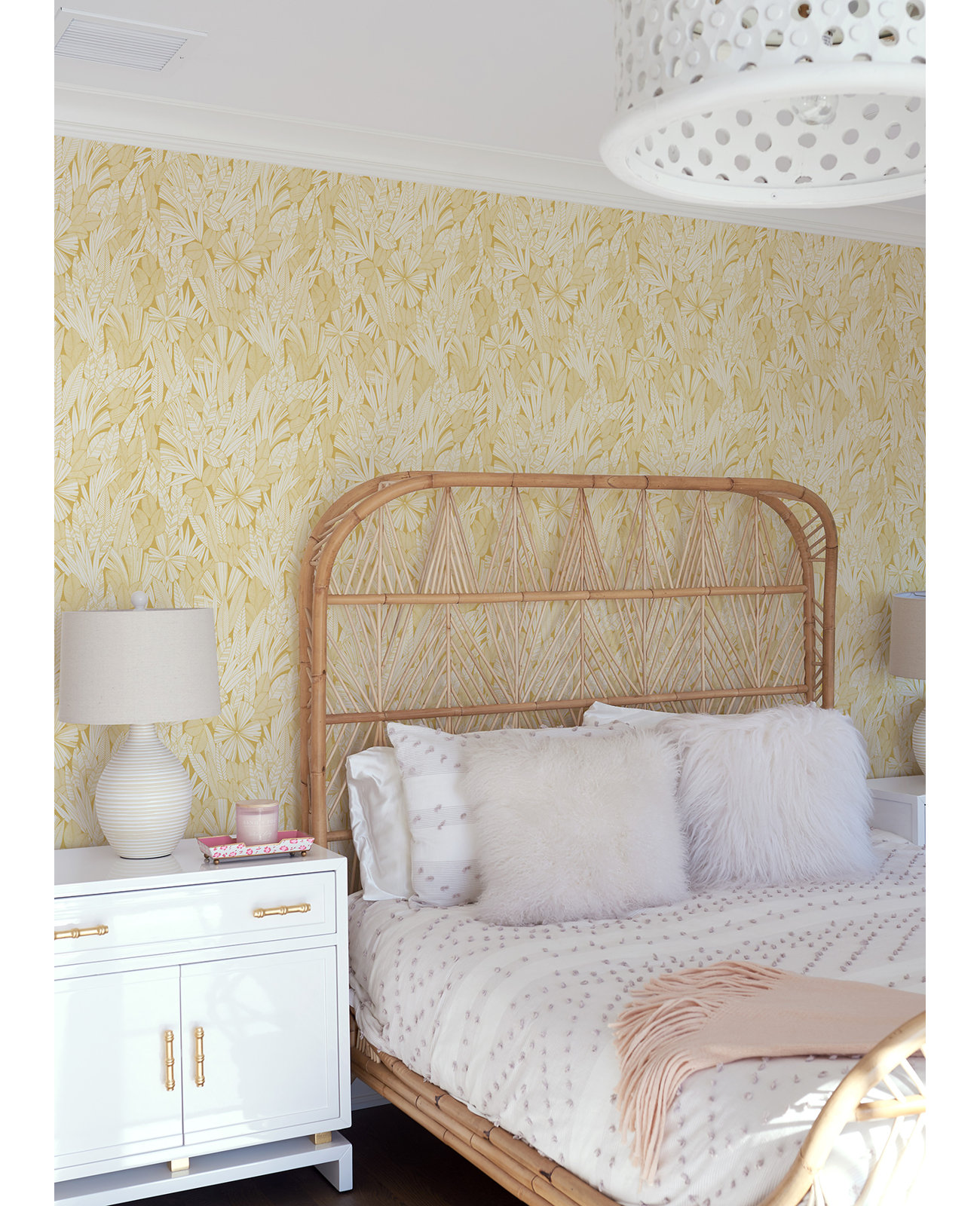 Avellana Botanical Wallpaper, Yellow