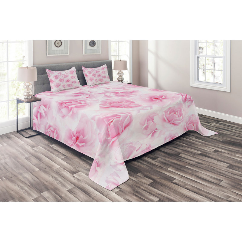Farmhouse / Country Floral Coverlet