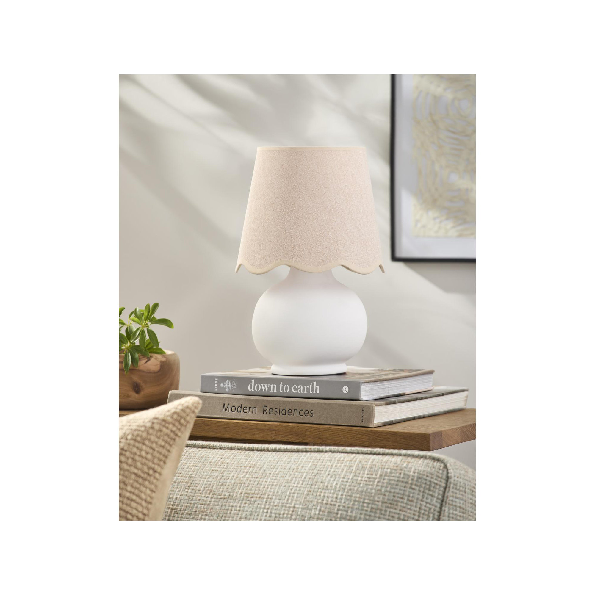 Momsen Colored Scallop Shade Lamp, Pink, White