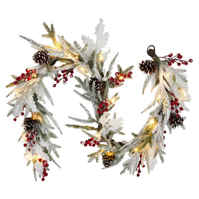 Guirlande de Noël illuminée de 1,8 m (6 pi) effet givré, 20 lumières DEL avec 8 modes et minuterie, rotin saupoudré de neige avec pommes de pin et baies rouges, pour la décoration intérieure et extérieure de foyer, porche ou escalier.