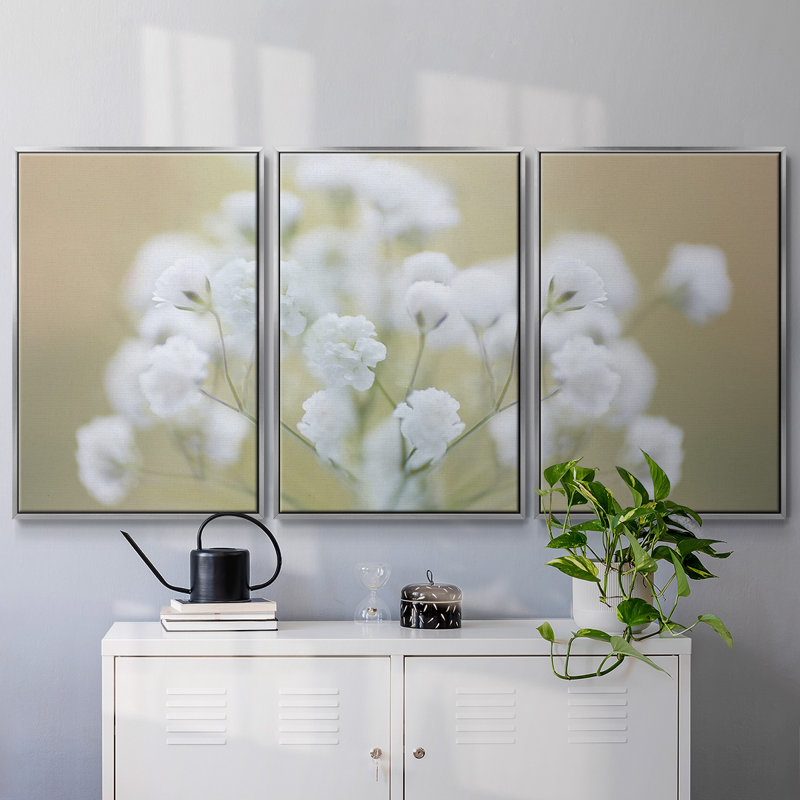 «Baby's Breath Study I», reproduction sur toile 3 pièces, H 24 po x l 48 po x P 2 po, Argent