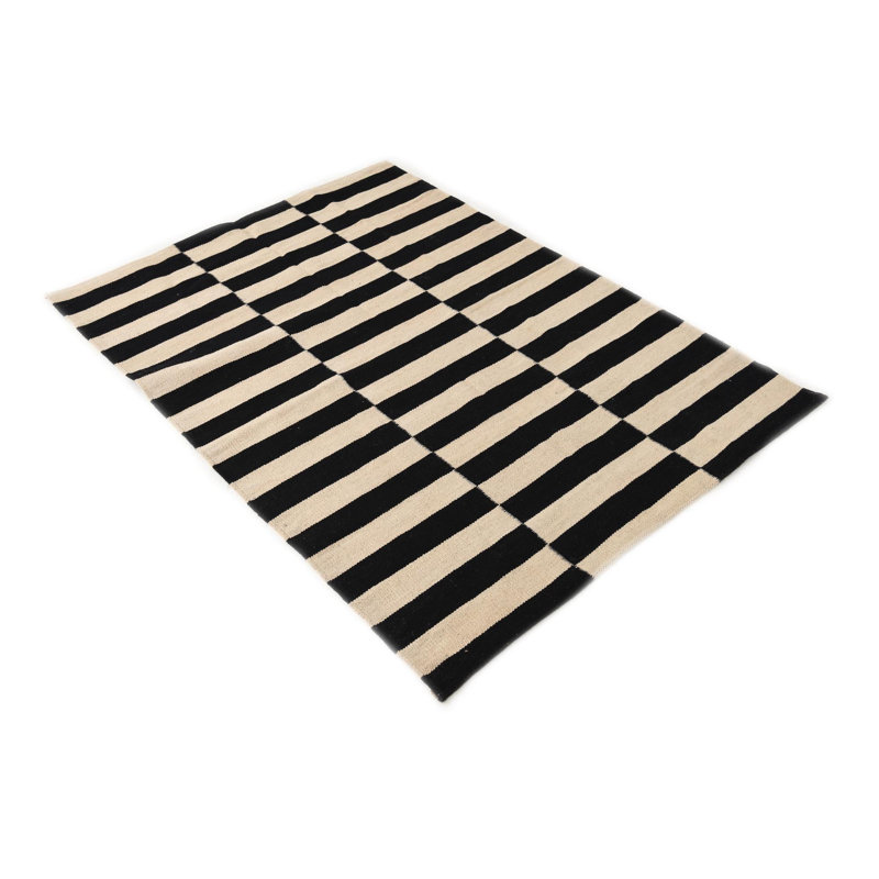 Tapis noir et blanc 3x5