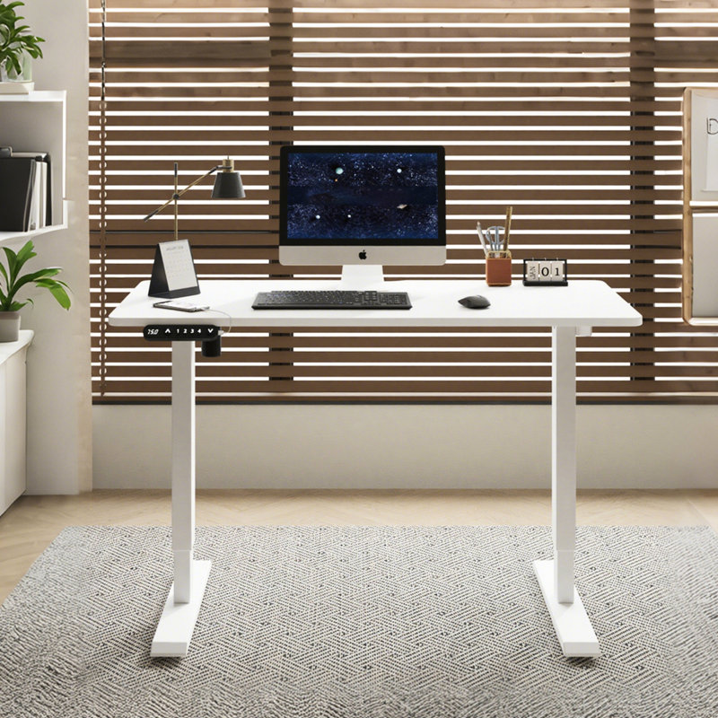 Bureau debout électrique blanc rectangulaire de 55 po à 24 po, réglage automatique de la hauteur pour optimiser l'espace de travail du bureau