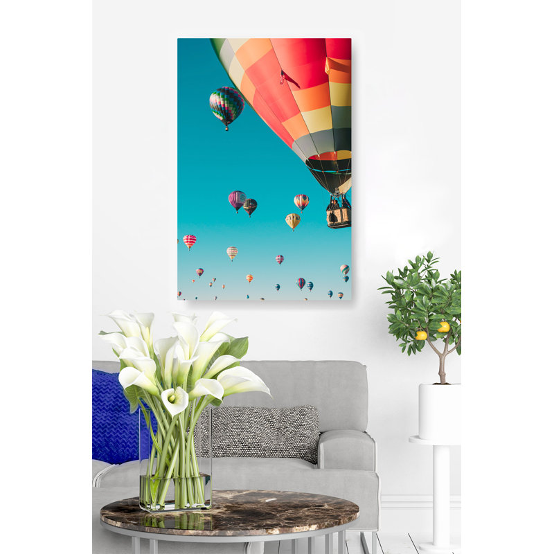 Montgolfières, ciel rempli de ballons, coloré, jaune cyan, rouge, H 24 po x l 16 po x P 1,5 po