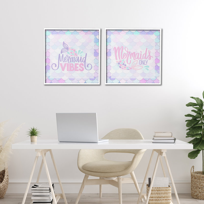 Ensemble de 2 giclées encadrées "Dreamy Mermaid Expressions with Scales" par Kim Allen, H 17 po x l 17 po