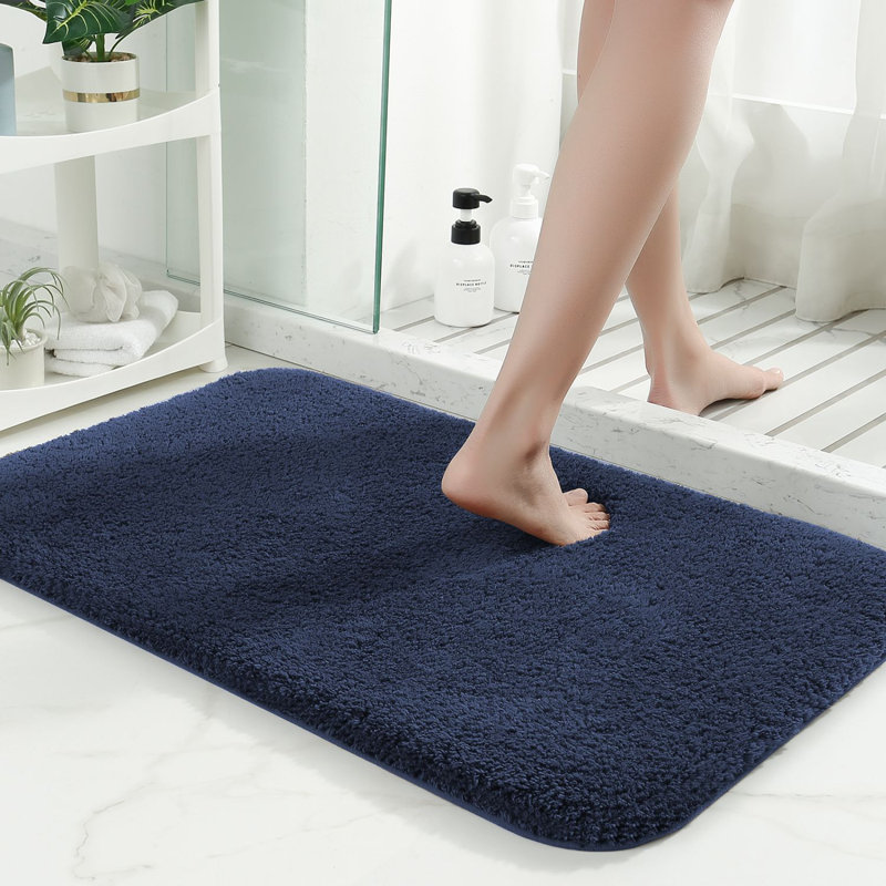 Tapis pour salle de bain Gaenside, L 43 po x l 24 po, Bleu marine