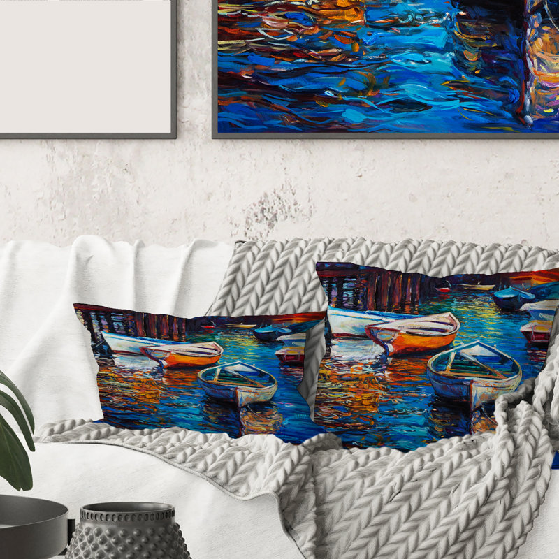 Coussins et housse de coussin Bateaux qui reposent sur l'eau pendant un coucher de soleil chaud, 18" x 18"