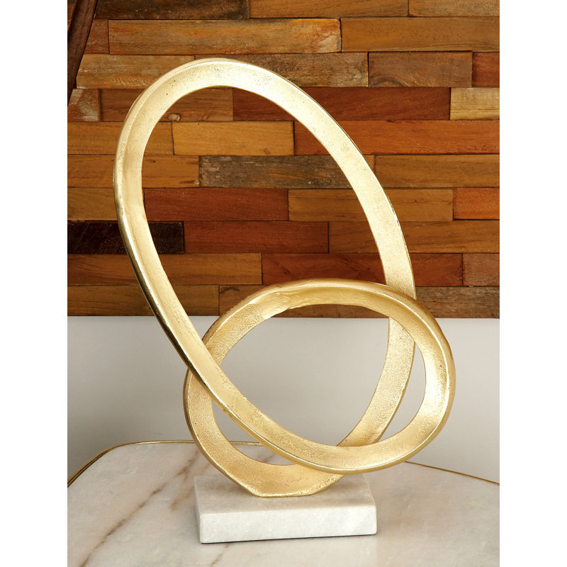 Sculpture géométrique en aluminium avec boucle en aluminium et base en marbre