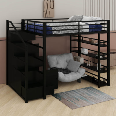 Lit mezzanine en métal avec tablettes de rangement, armoires et garde-robe