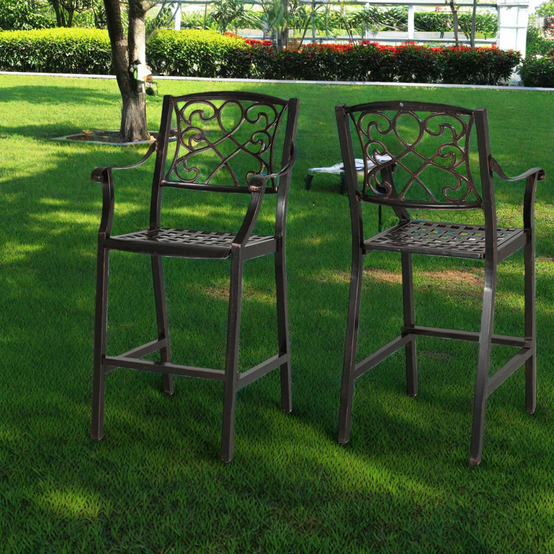 Élégants tabourets de bar de patio en cuivre, aluminium durable, attrait rétro pour les réceptions en plein air
