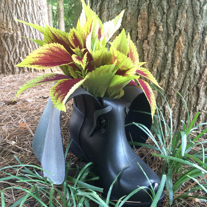 Boot Buddies Charlie Dog Planter