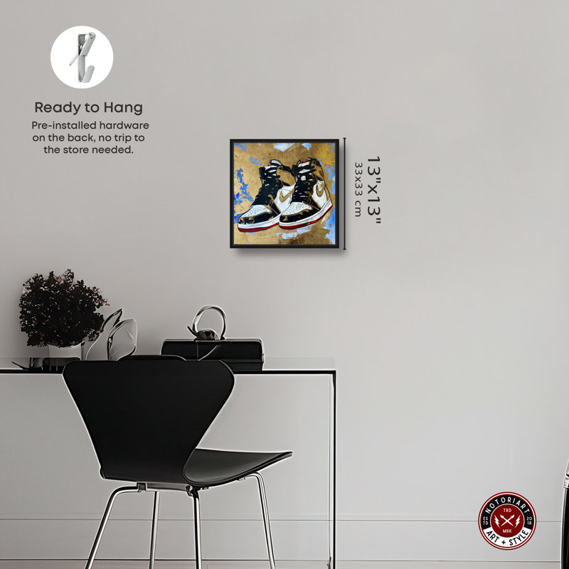 Golden Sky Sneakers Modern Sneaker Art Prints Art par Notoriart, H 13 po x l 13 po, Cadre noir