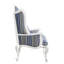 Chaise rembourrée avec mousse - tissu blanc, fabrication en bois, pieds en résine, profondeur d'assise de 22 po, hauteur des accoudoirs en bois de 26 po