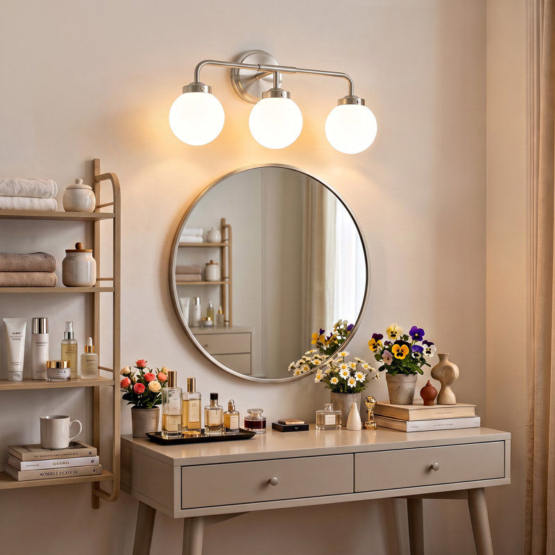 Luminaire de salle de bain à 3 lumières à intensité variable avec abat-jour en verre blanc soufflé à la main, Nickel